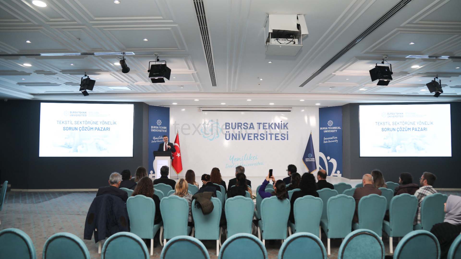 AKADEMİSYENLER VE TEKSTİL SEKTÖRÜ AYNI MASADA BULUŞTU