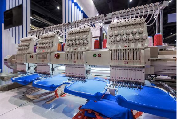 Nakış Desinatörlüğü Kursu: Tekstil Sektörünün Dijital Sanatında Uzmanlaşın