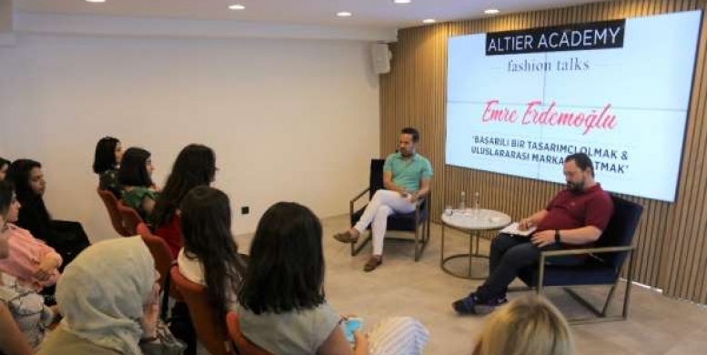 Ünlü moda tasarımcısı Emre Erdemoğlu öğrencilerle buluştu